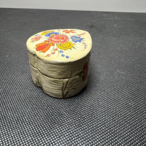 Vintage Heart Shaped Floral Trinket Box Hand Painted Folk Art Style - Picture 10 of 15